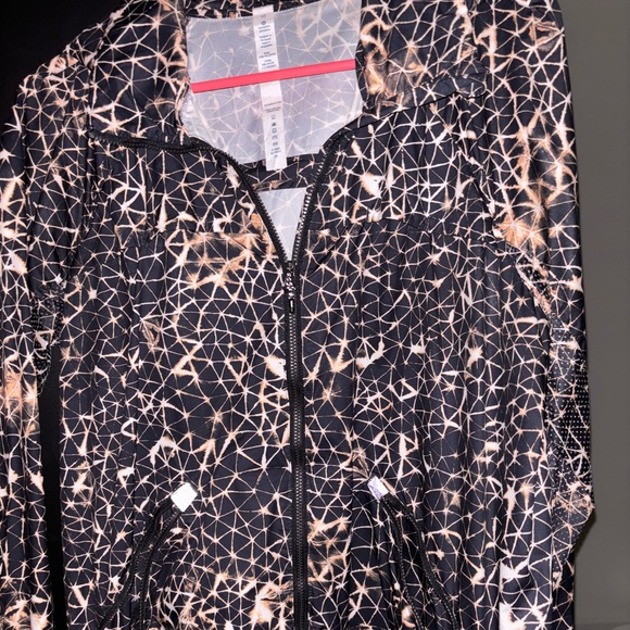 Lululemon Rain Jacket 10 - Picture 2 of 8